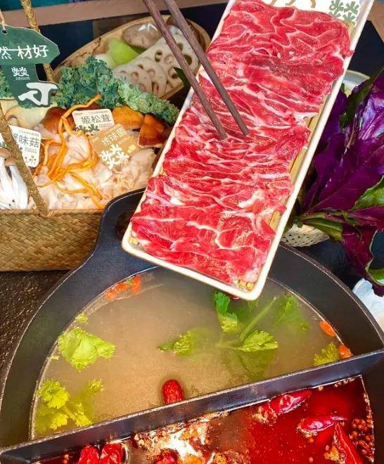 何征服海外成为美食界的“国际巨星”？麻将胡了2舌尖上的外交：成都火锅如(图7)