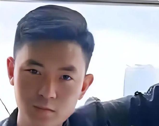 妈妈近况曝光！摆摊卖甜品想踏出重生第一步PG麻将胡了免费模拟器“重庆姐弟坠亡案”(图2)